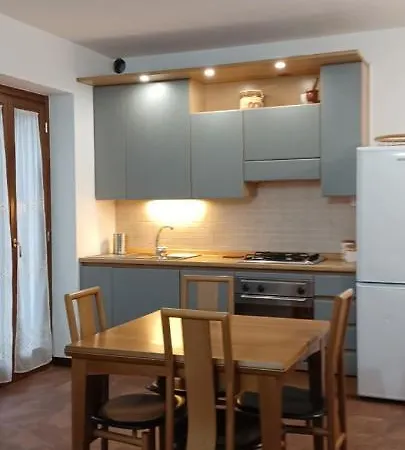 Luminoso Tra I Rami Del Lago Di Como, Apartment Sormano