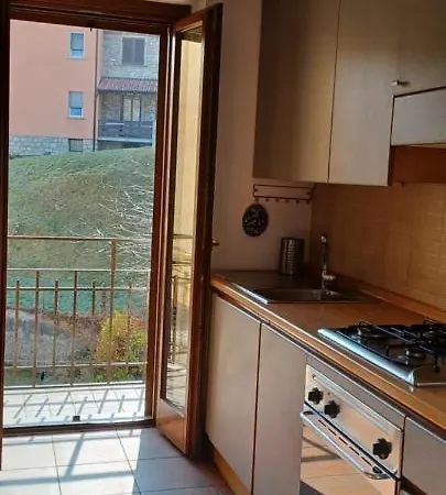Luminoso Tra I Rami Del Lago Di Como, Apartment Sormano