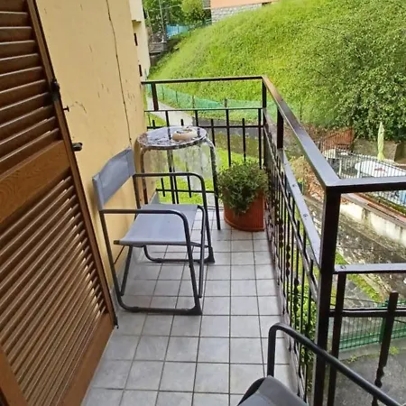 Luminoso Tra I Rami Del Lago Di Como, Apartment *